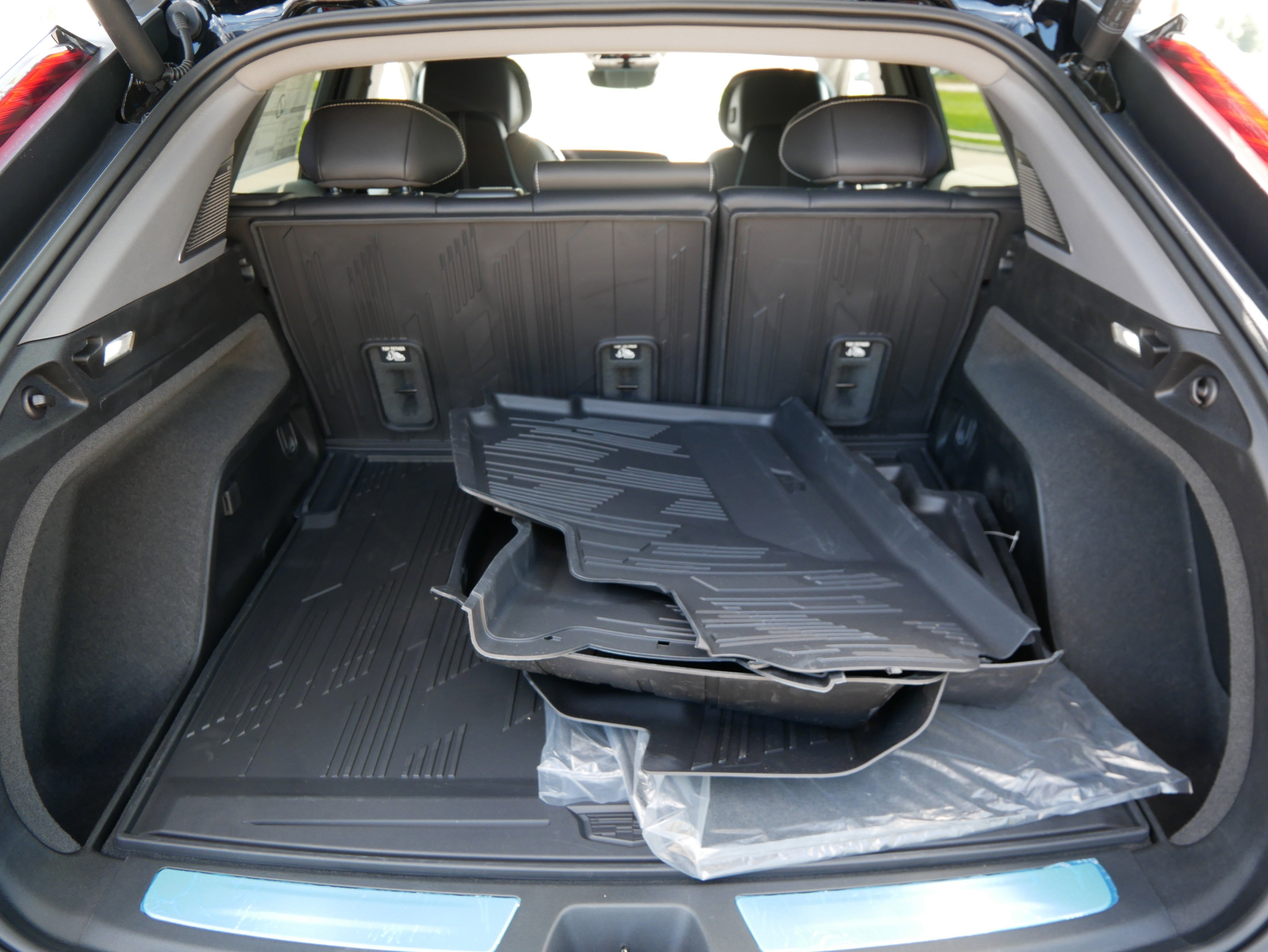 Used 2025 Cadillac Optiq Sport 1 w/ LPO, Floor Liner Package image 16