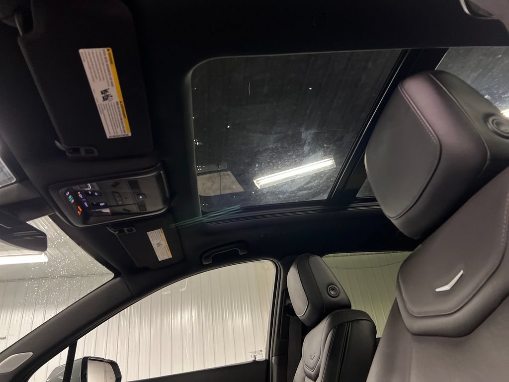 Certified 2023 Cadillac XT5 Premium Luxury w/ LPO, Floor Liner Package AWD/4WD image 27