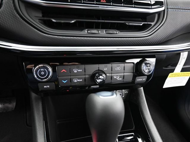 New 2026 Jeep Compass Latitude image 25