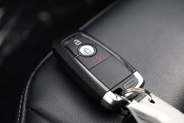 Used 2022 Ford Edge SEL image 34