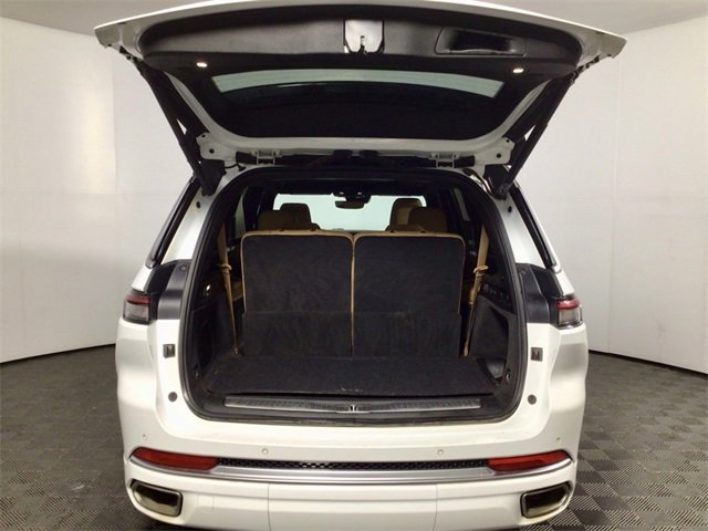 Used 2022 Jeep Grand Cherokee L Summit w/ Luxury Tech Group V image 12