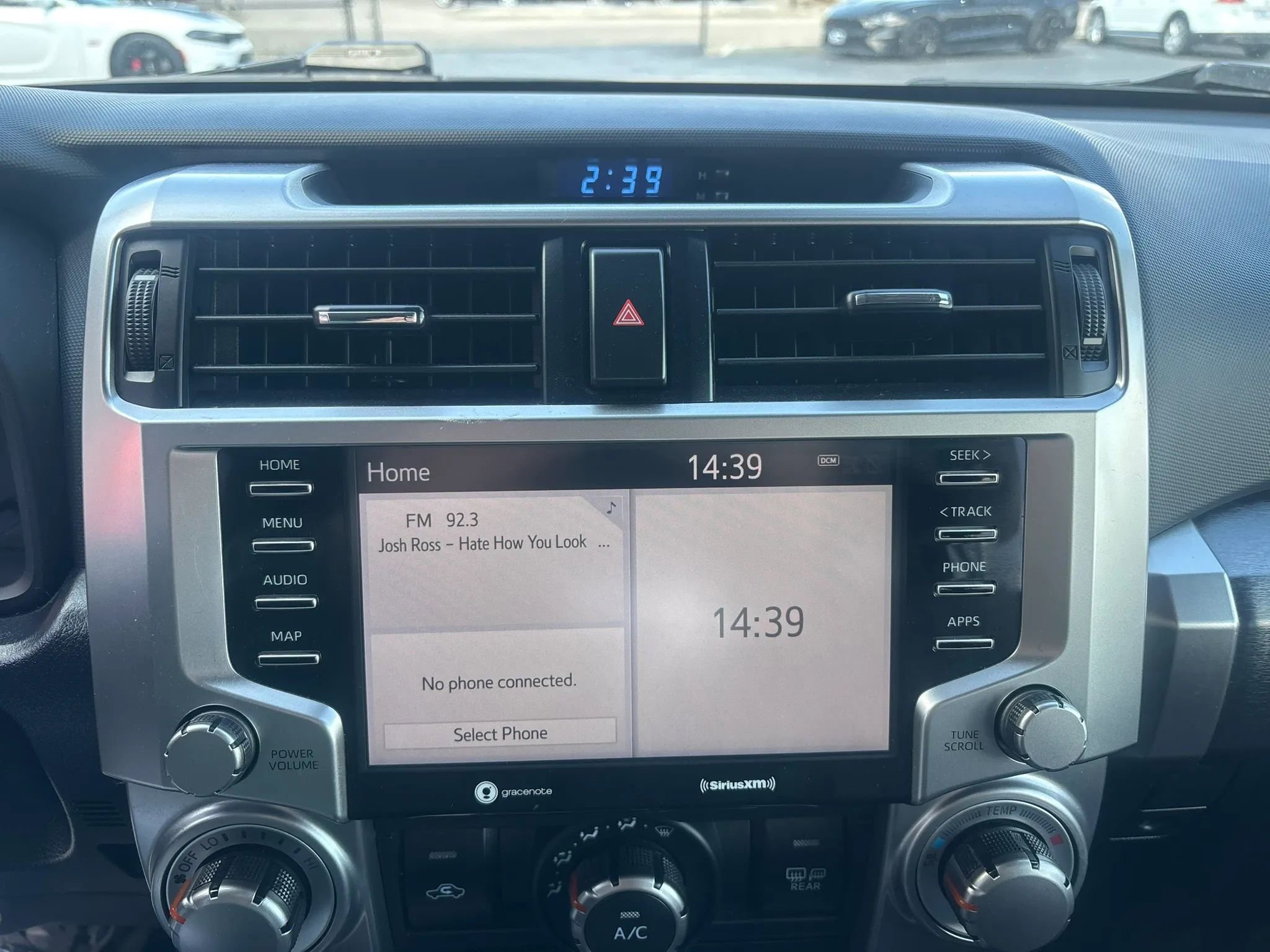 Used 2020 Toyota 4Runner SR5 AWD/4WD image 13