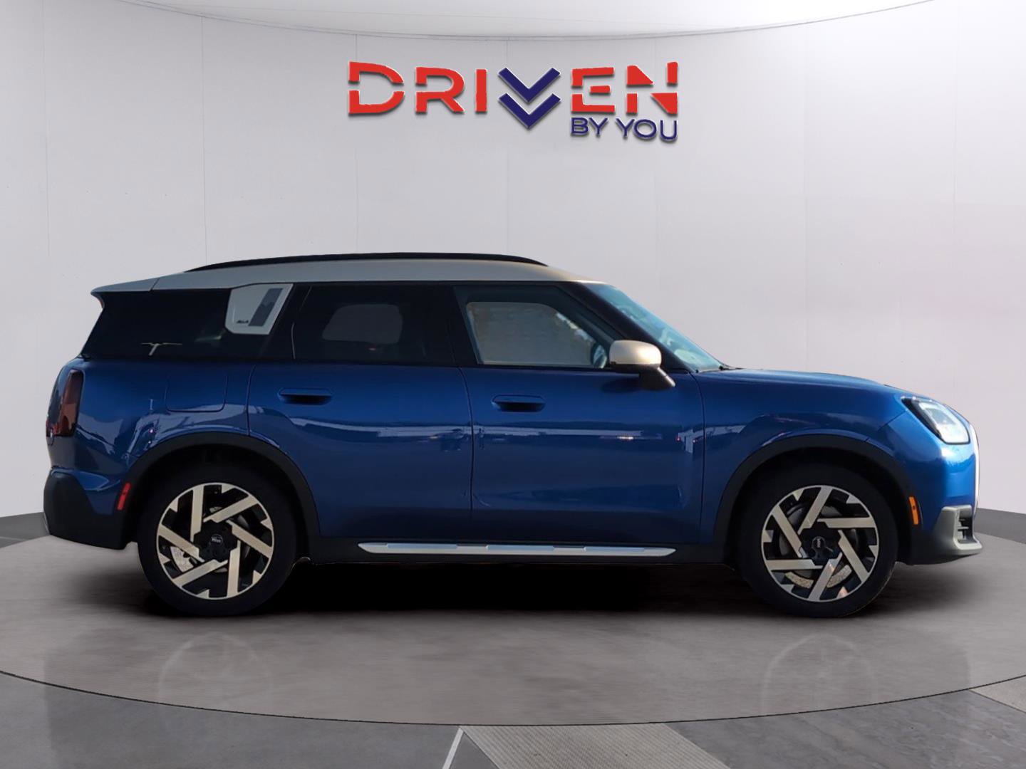 Used 2025 MINI Cooper Countryman S w/ Comfort Package Max image 6