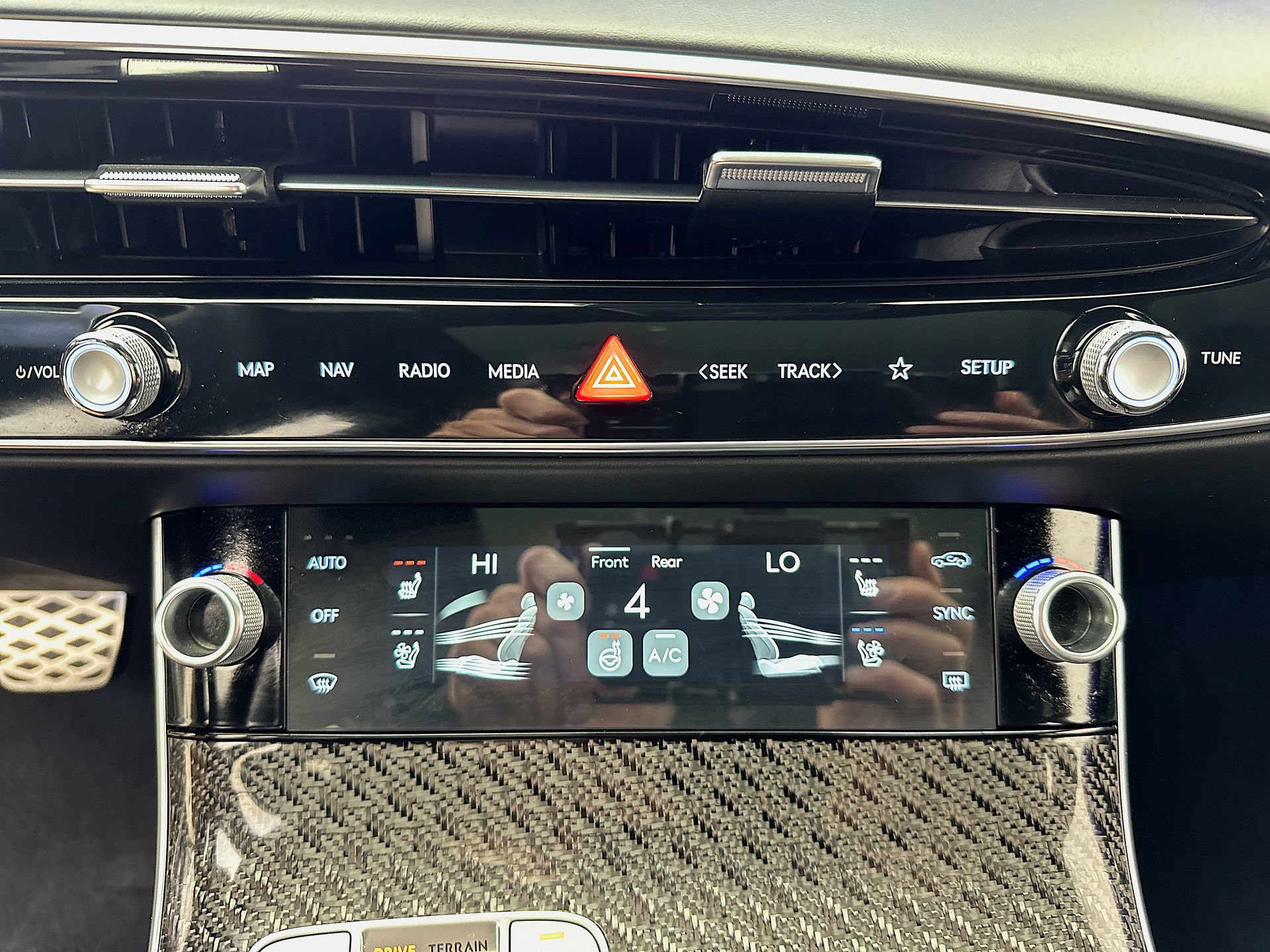 Certified 2026 Genesis GV70 3.5T Sport Prestige AWD/4WD image 19
