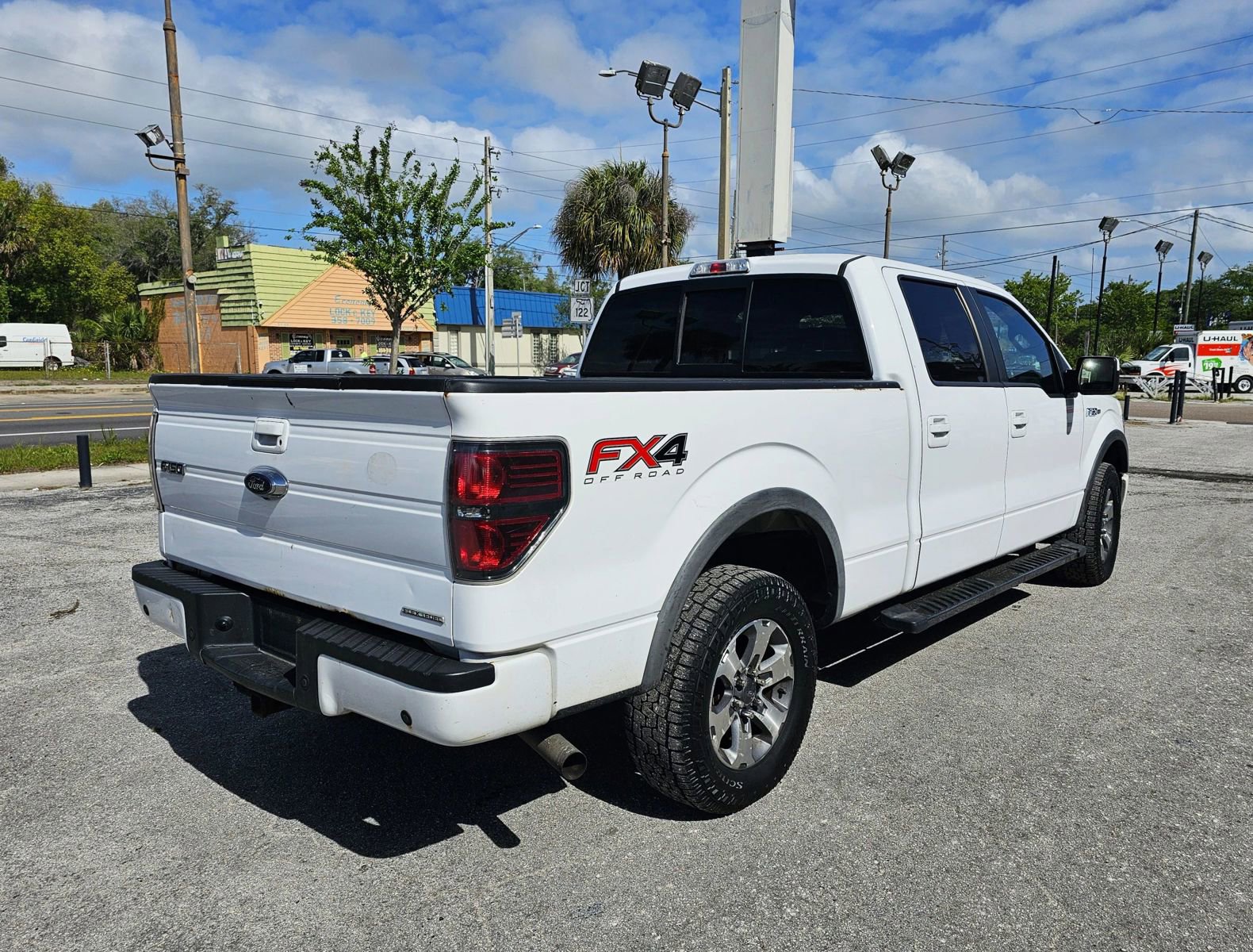 Used 2014 Ford F150 FX4 w/ Equipment Group 402A Luxury image 6