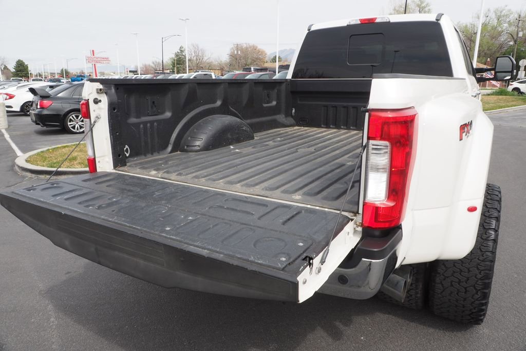 Used 2017 Ford F350 Lariat w/ Chrome Package AWD/4WD image 18