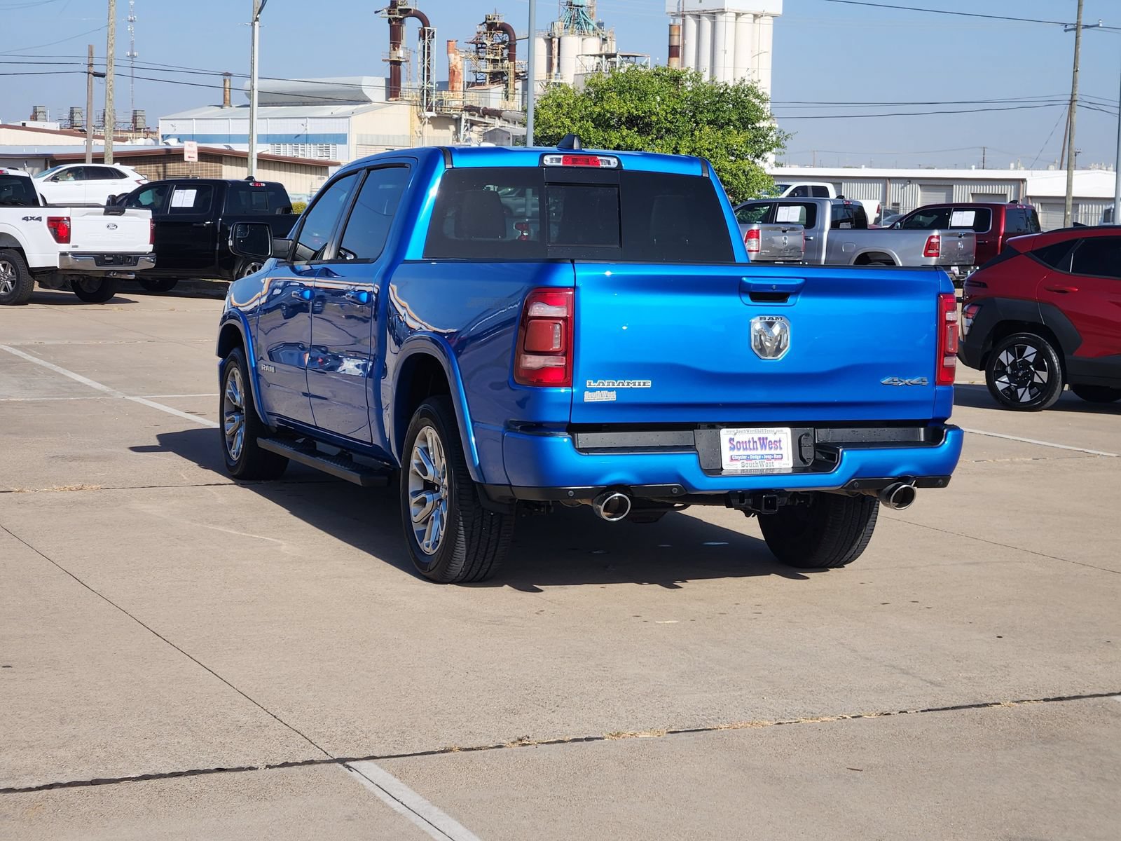 Used 2020 RAM 1500 Laramie w/ Sport Appearance Package AWD/4WD image 5
