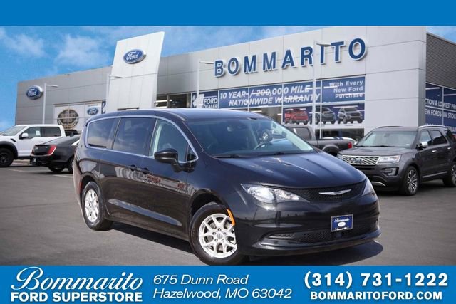 Used 2023 Chrysler Voyager LX image 1