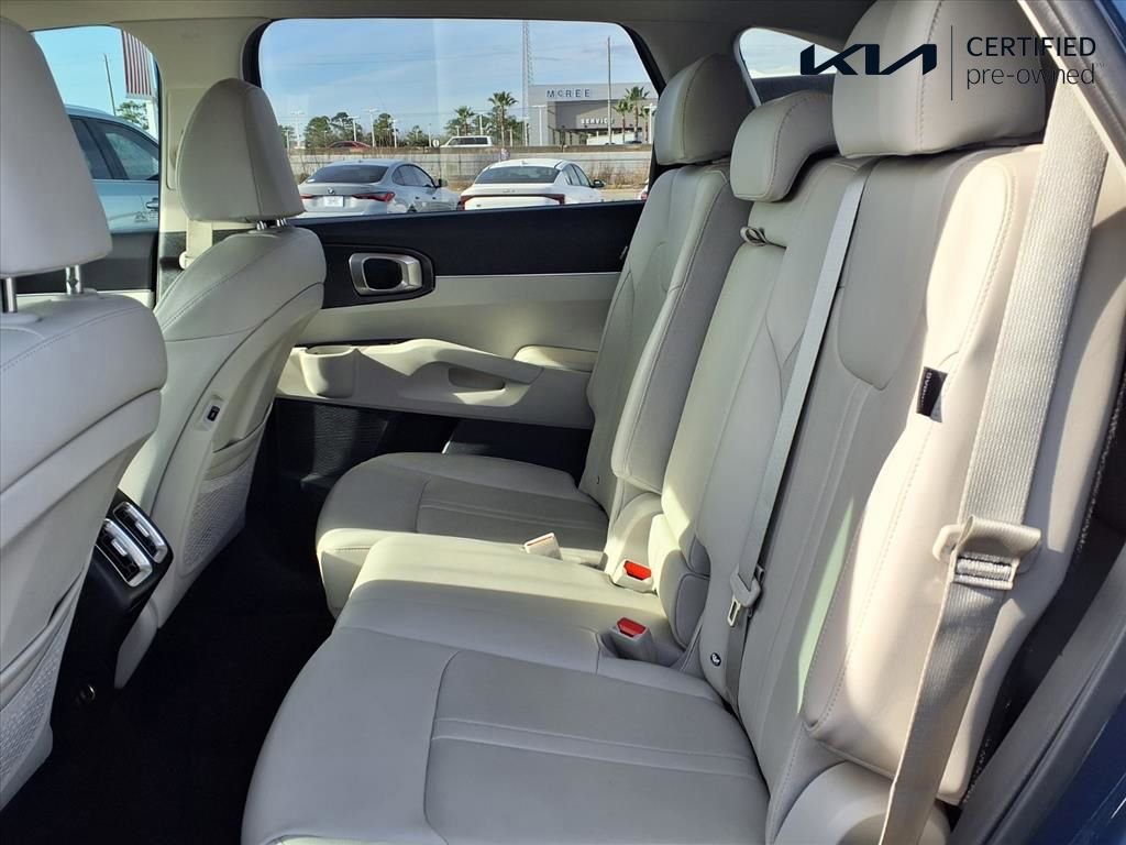 Certified 2025 Kia Sorento S image 17