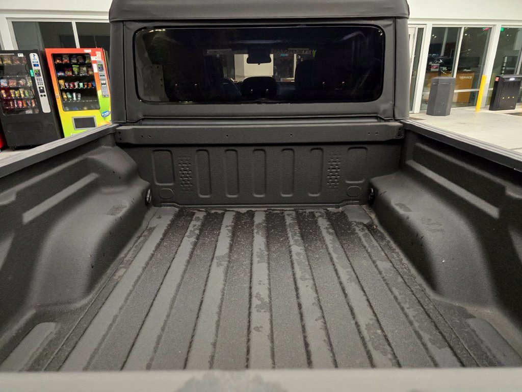 Used 2025 Jeep Gladiator Sport AWD/4WD image 6