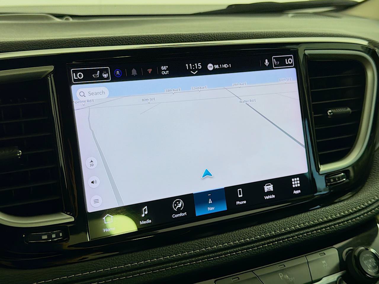 Used 2024 Chrysler Pacifica Limited FWD image 34