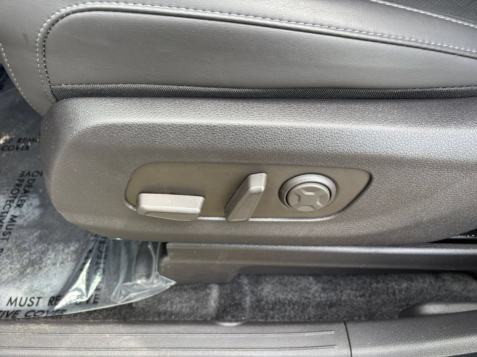 Used 2026 Kia Carnival FWD image 23