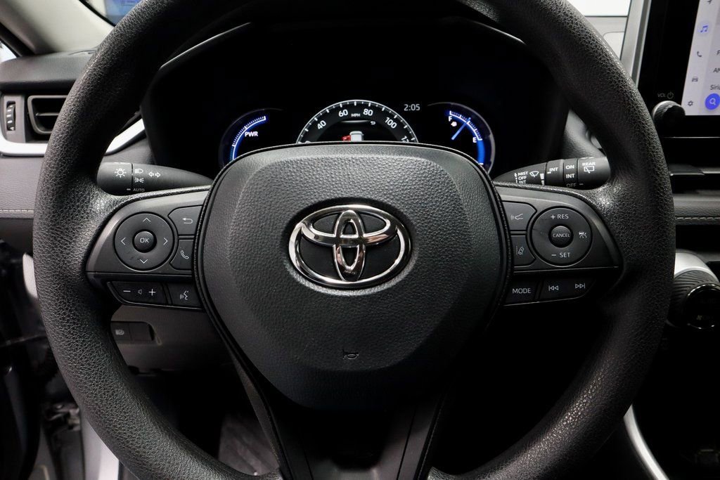 Used 2025 Toyota RAV4 XLE image 30