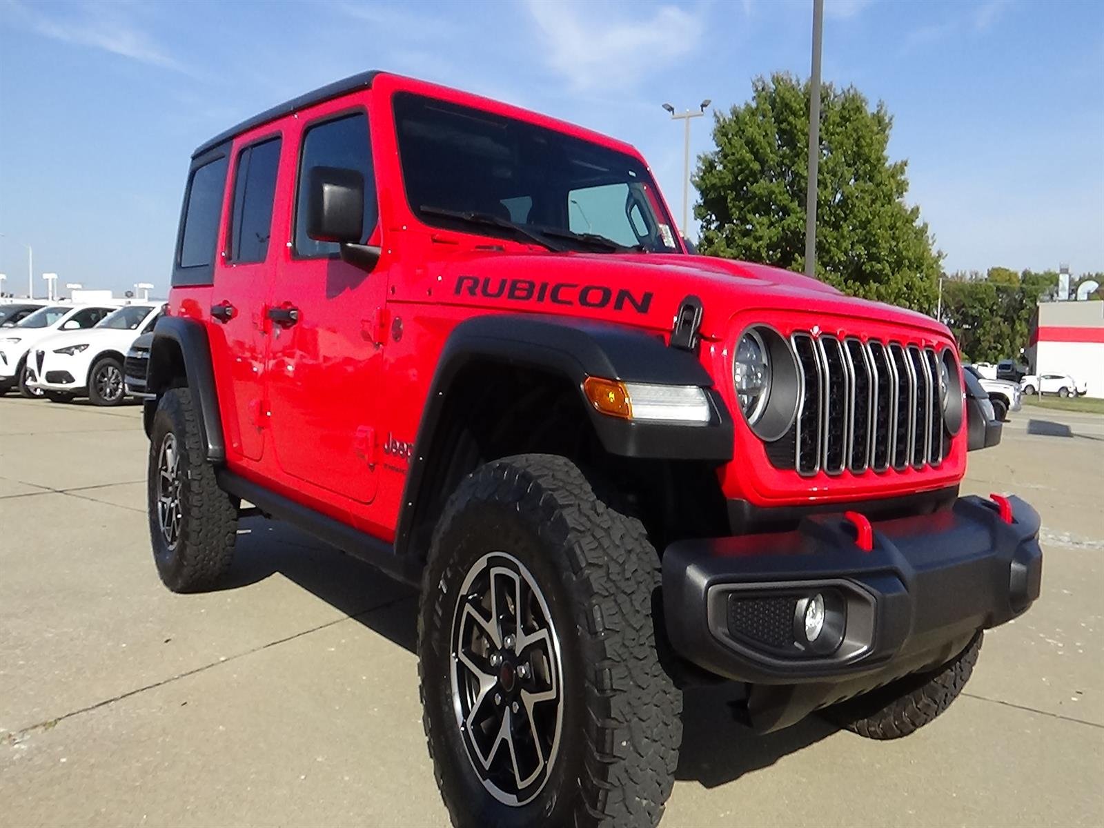 Certified 2025 Jeep Wrangler Unlimited Rubicon w/ Convenience Group AWD/4WD image 5