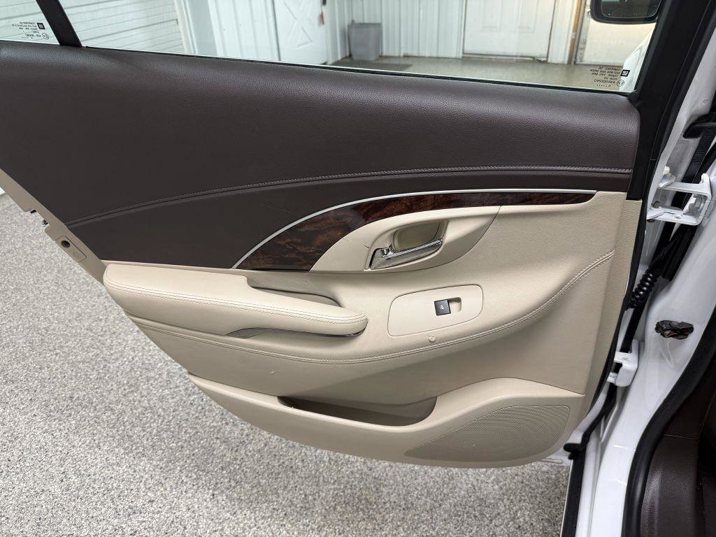 Used 2016 Buick LaCrosse Leather FWD image 27