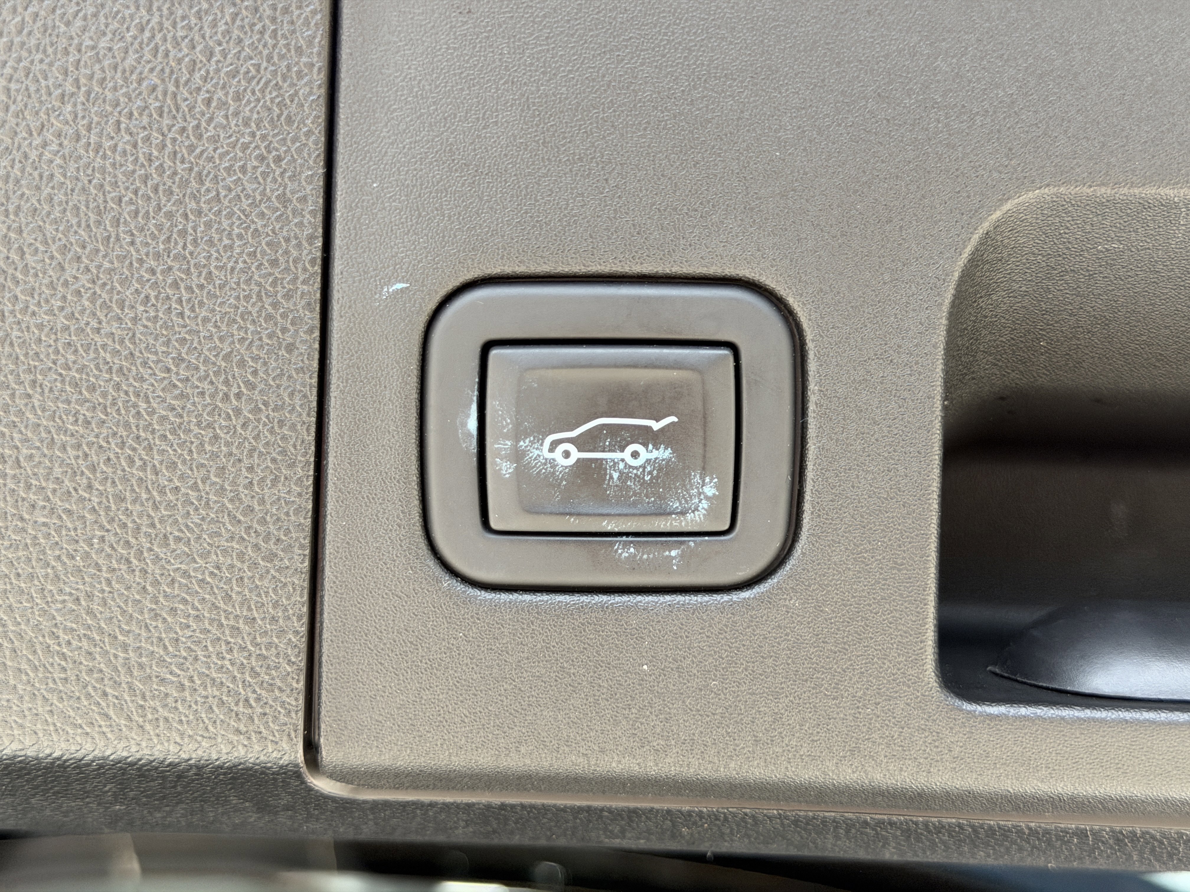 Certified 2024 Cadillac XT4 Premium Luxury image 10