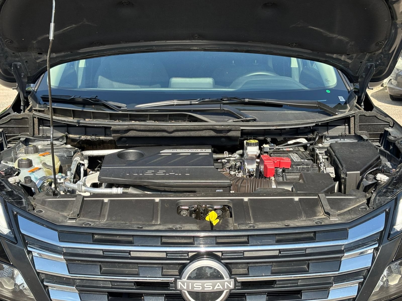 Used 2025 Nissan Rogue SV FWD image 29
