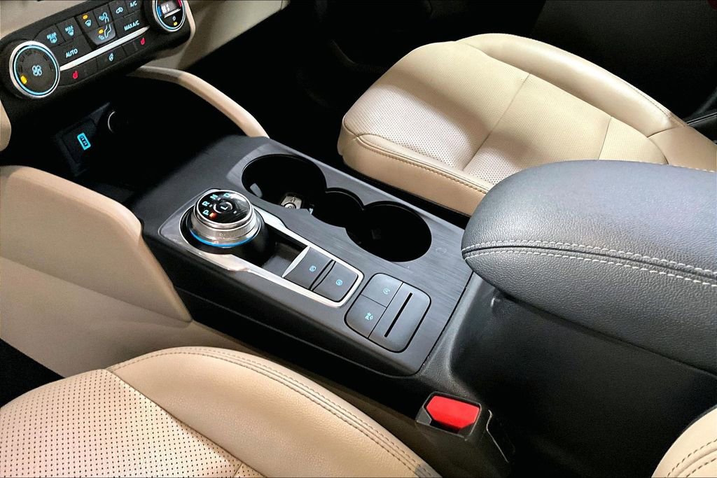 Used 2020 Ford Escape SEL image 18