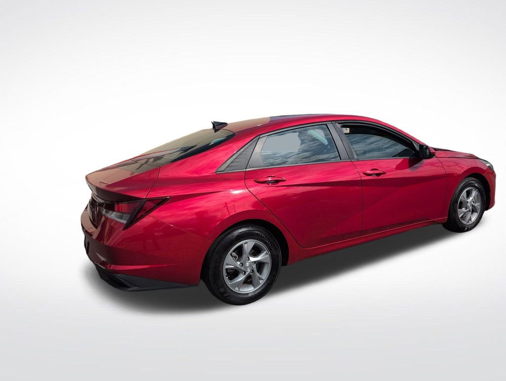 Used 2023 Hyundai Elantra SE w/ Cargo Package image 7