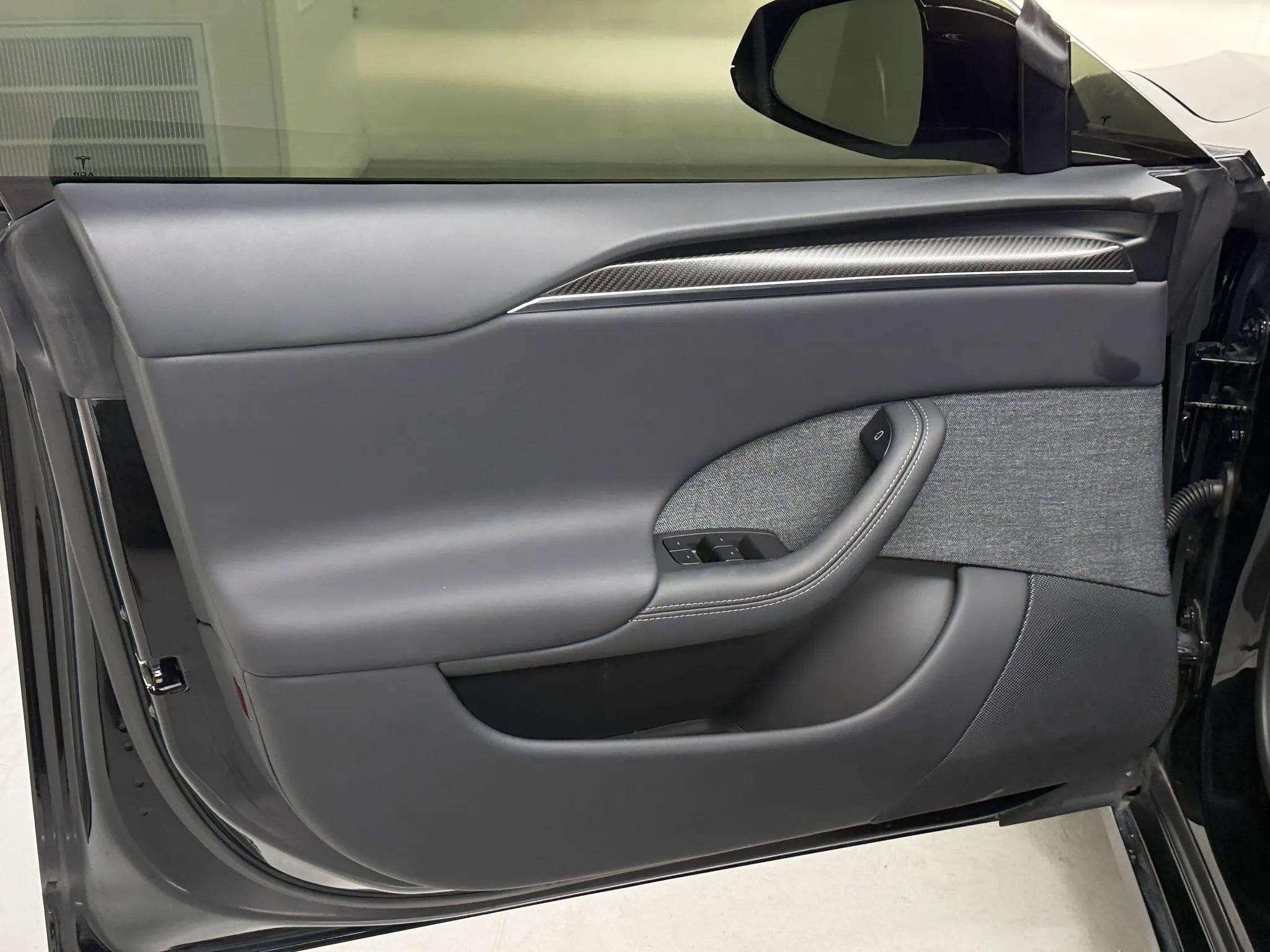 Used 2021 Tesla Model S Plaid image 17