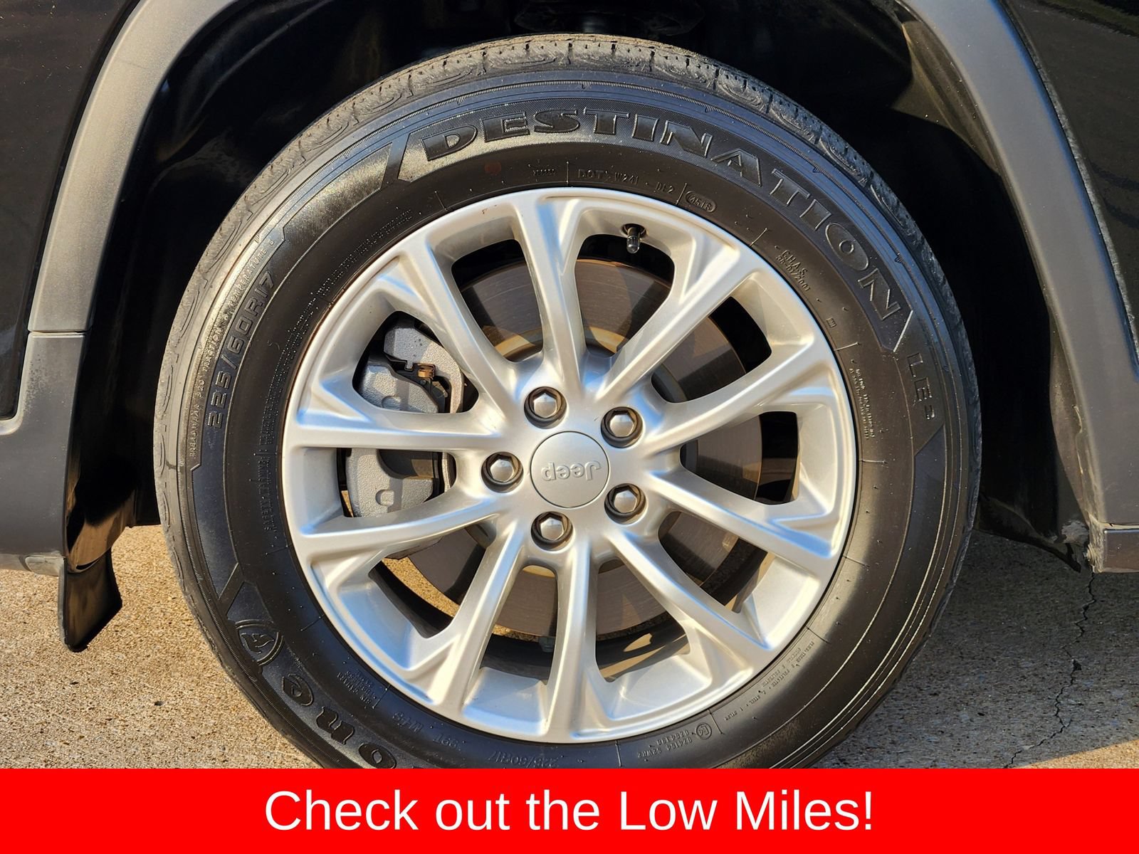 Used 2019 Jeep Cherokee Latitude w/ Popular Appearance Group FWD image 20