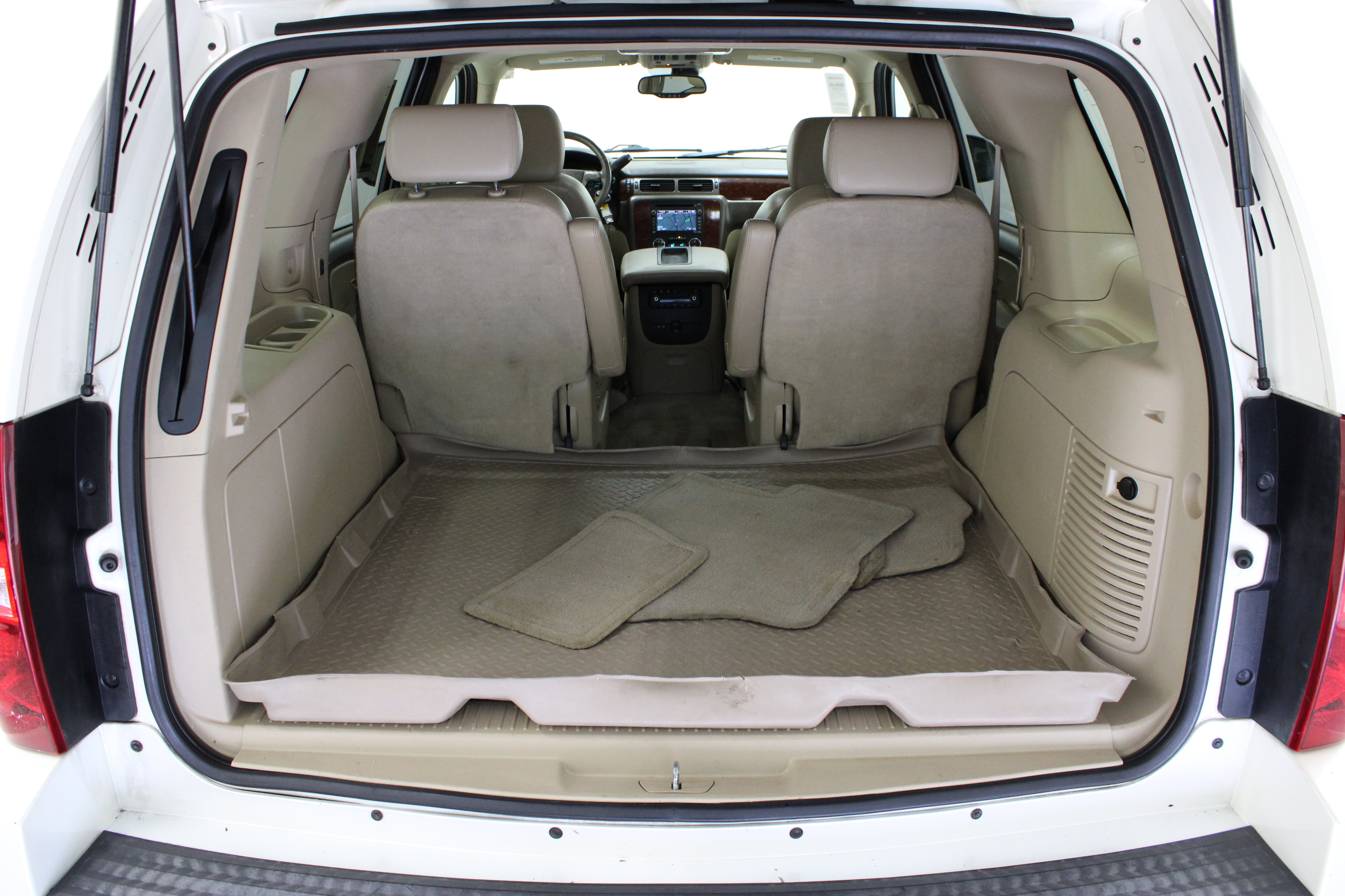 Used 2009 Chevrolet Tahoe LTZ RWD image 32