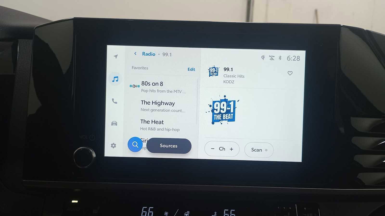 New 2025 Toyota Camry LE w/ Convenience Package image 18