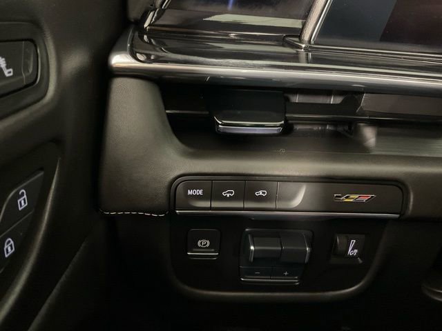 Used 2024 Cadillac Escalade ESV V w/ LPO, ONYX Package image 23