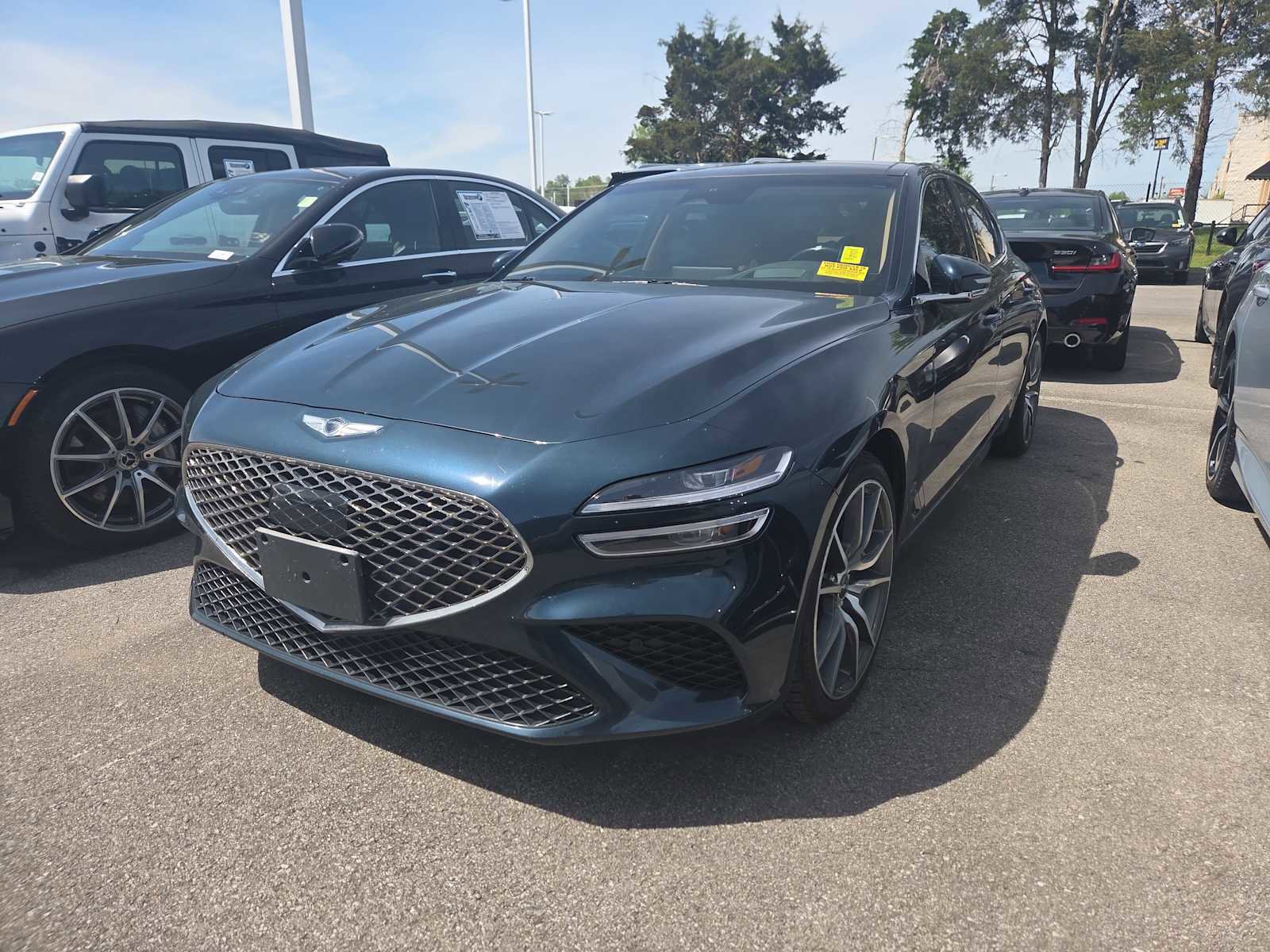 Used 2022 Genesis G70 3.3T Advanced image 8