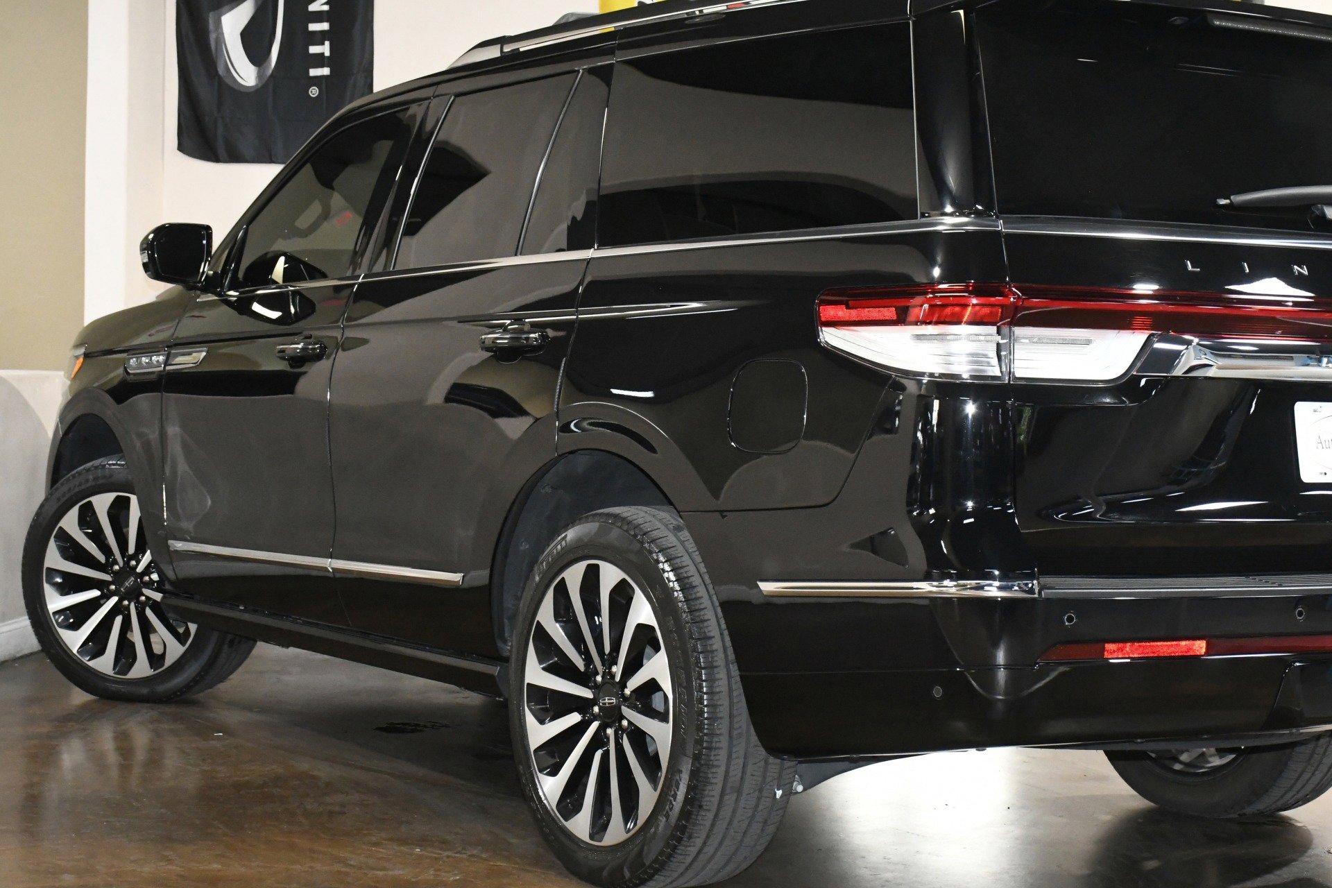 Used 2023 Lincoln Navigator Reserve image 55