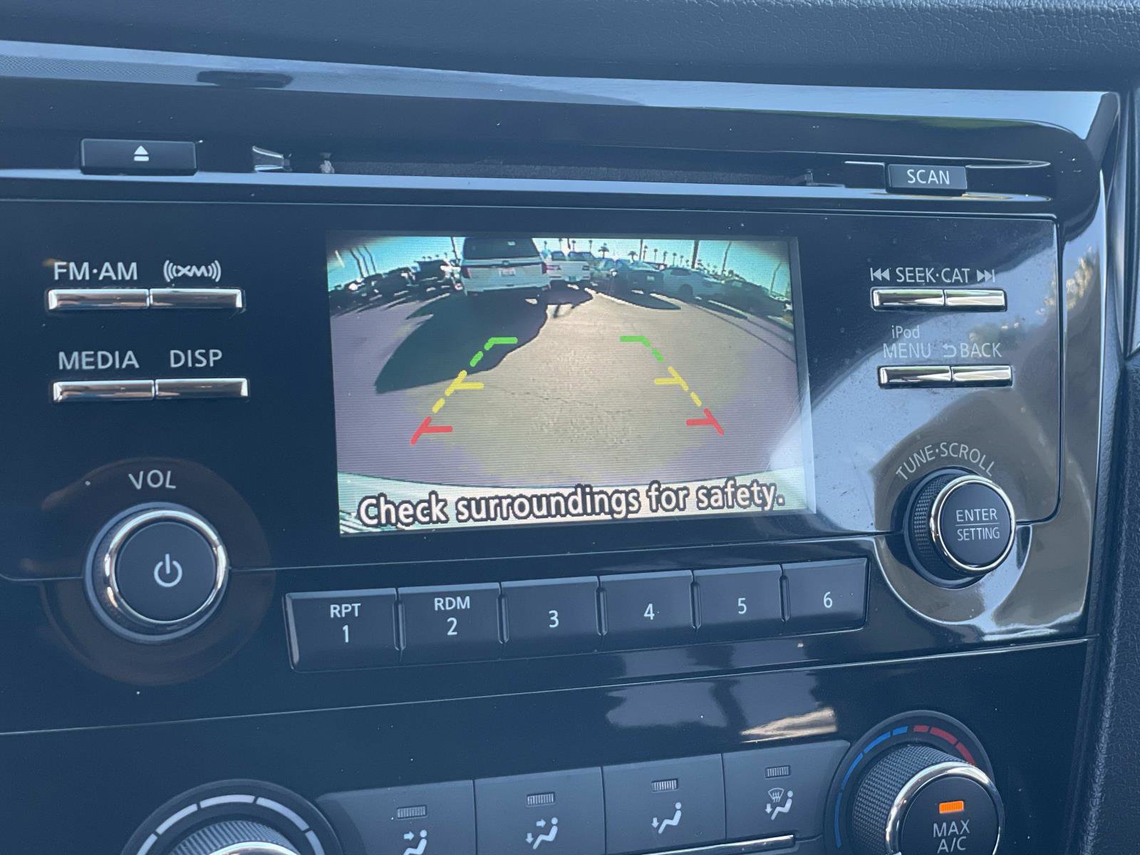 Used 2018 Nissan Rogue Sport S image 11