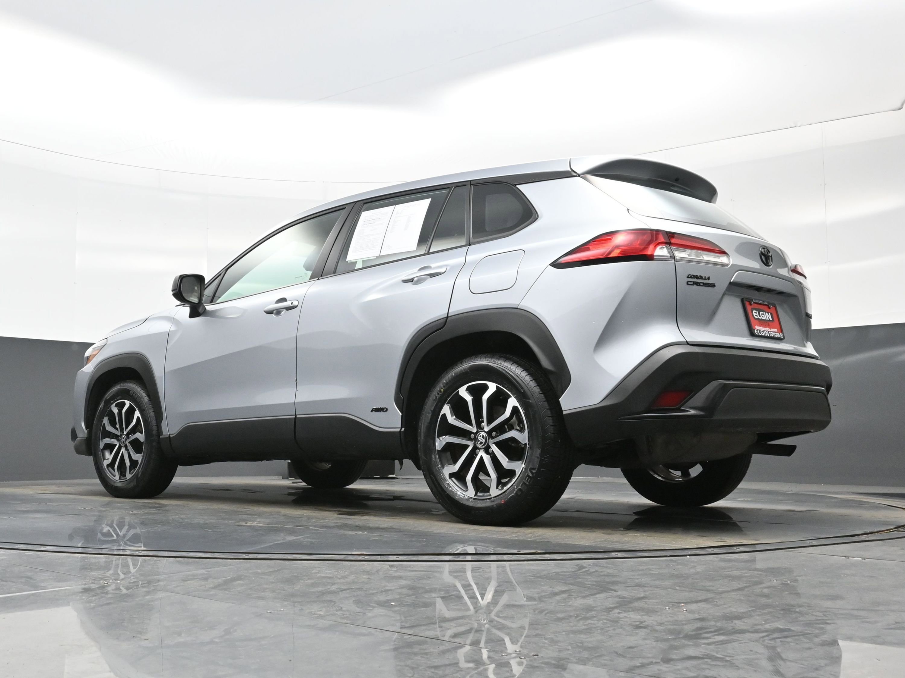Used 2024 Toyota Corolla Cross S AWD/4WD image 29