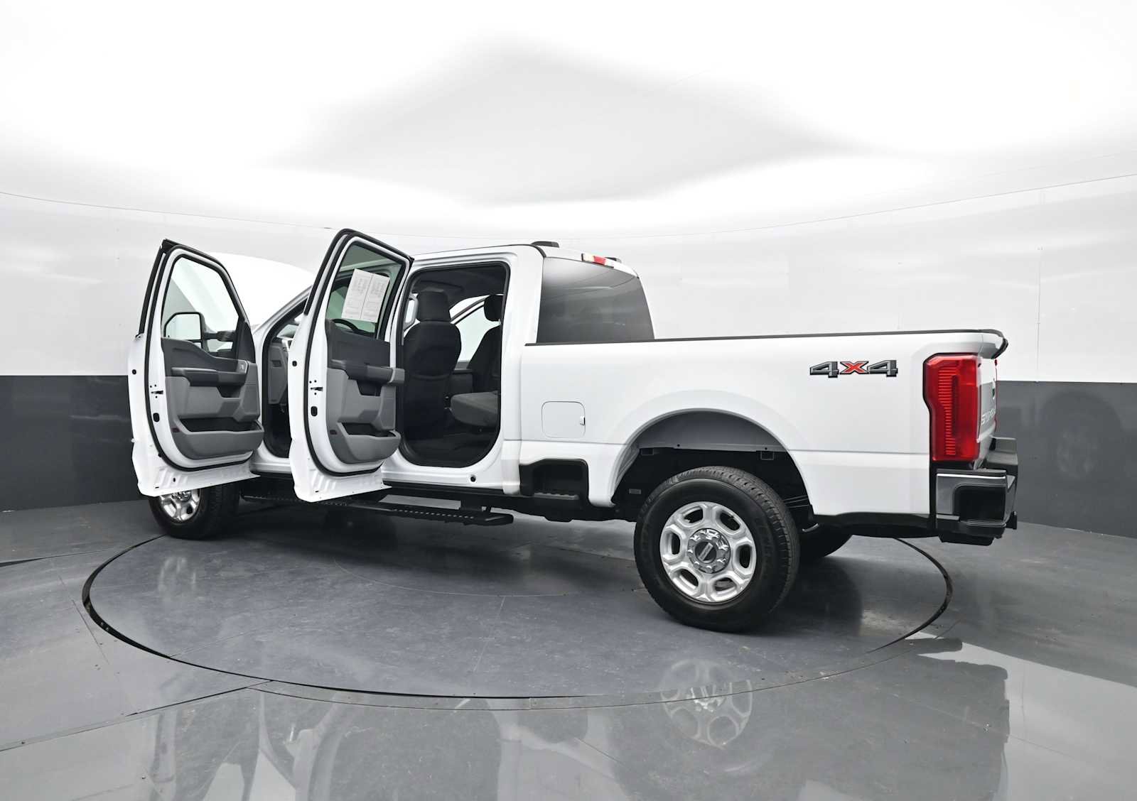 Used 2025 Ford F250 XLT image 70