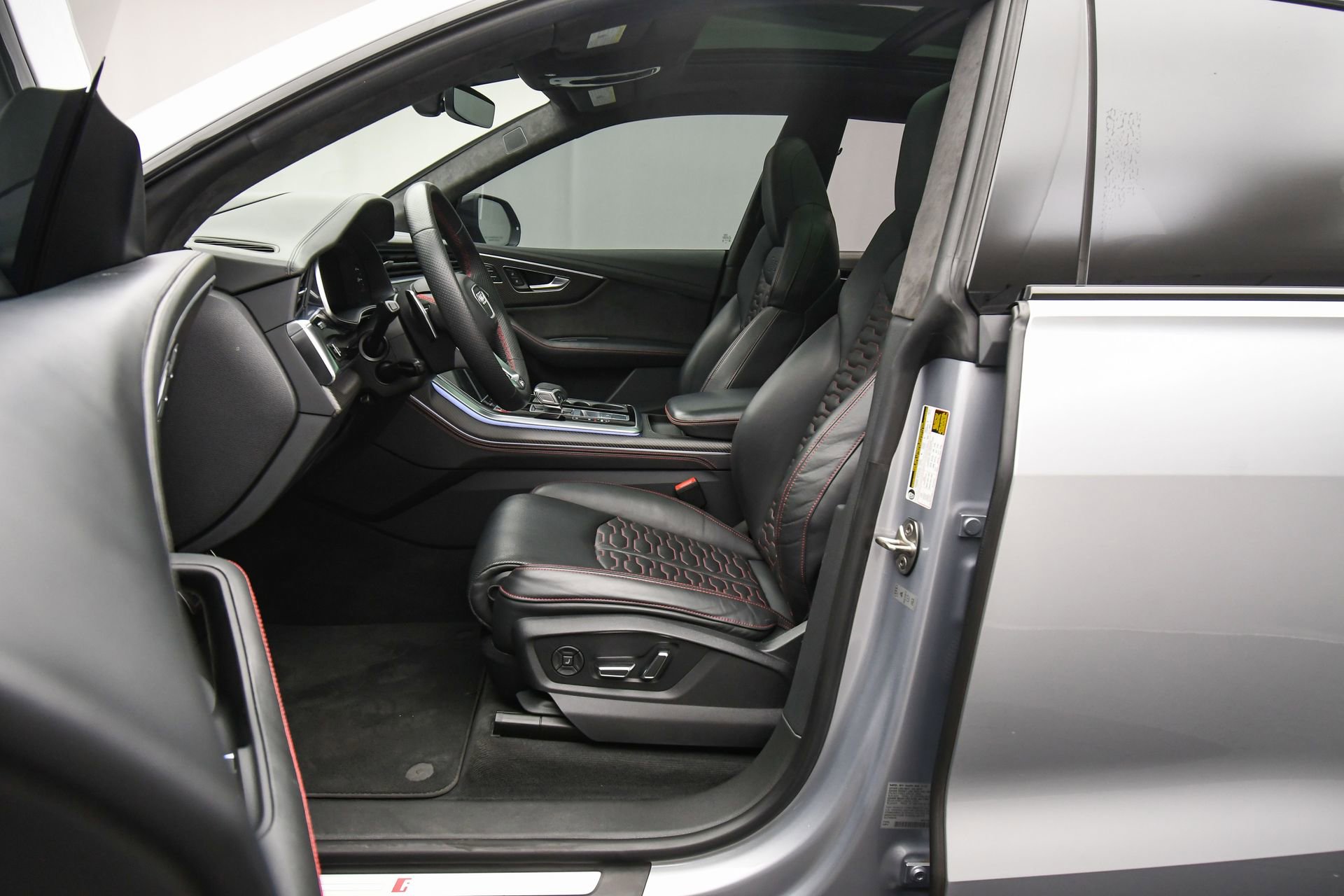 Used 2021 Audi RS Q8 4.0T w/ Black Optic Package image 19