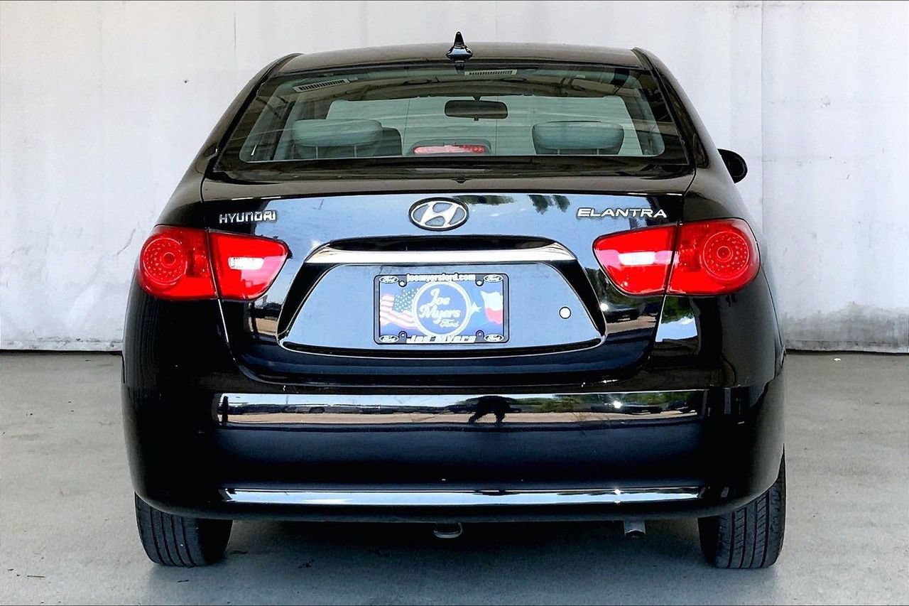 Used 2010 Hyundai Elantra GLS FWD image 3