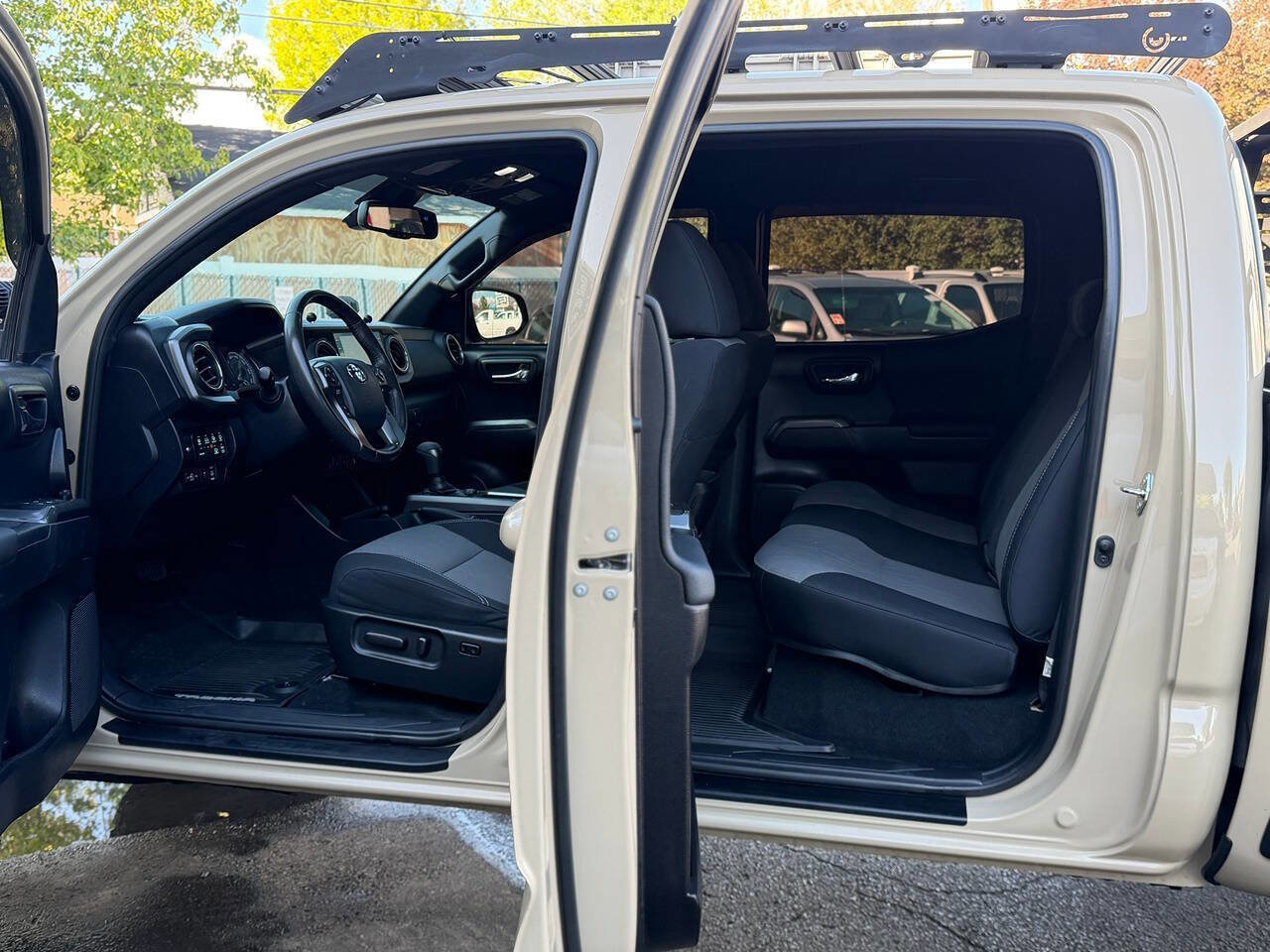 Used 2020 Toyota Tacoma TRD Off-Road w/ Technology Package AWD/4WD image 70