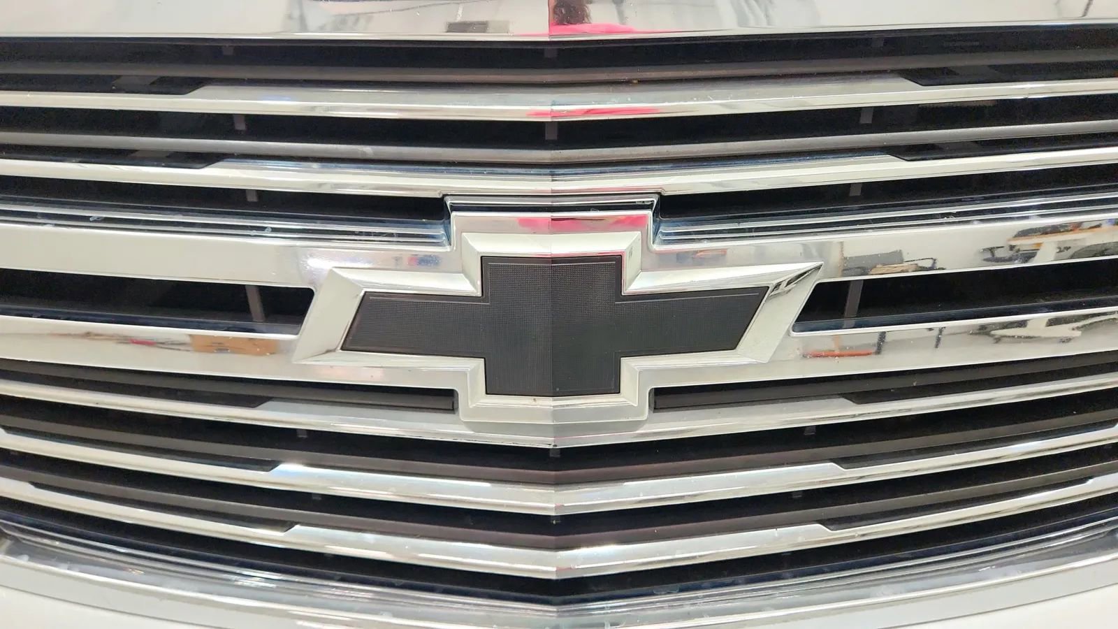 Used 2015 Chevrolet Suburban LTZ image 16