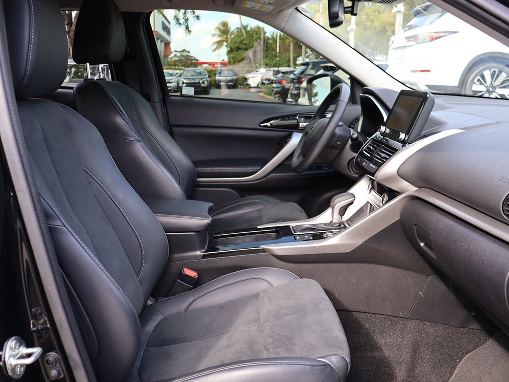 Used 2023 Mitsubishi Eclipse Cross SE image 27