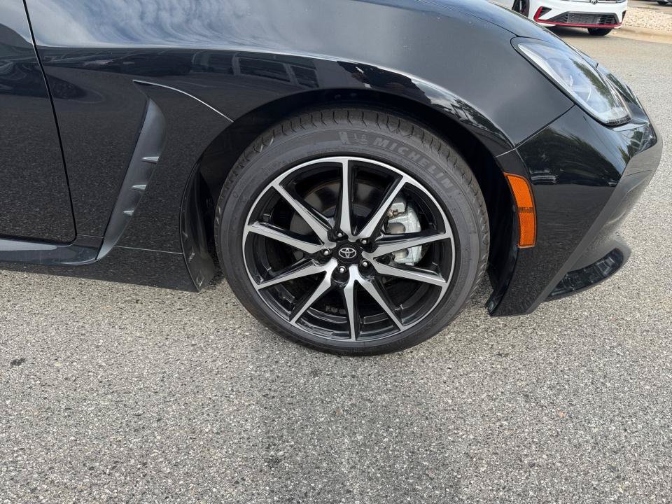 Used 2024 Toyota GR86 RWD image 25