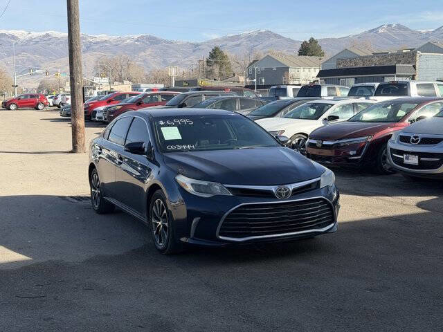 Used 2018 Toyota Avalon XLE w/ Carpet Mat Package FWD image 2