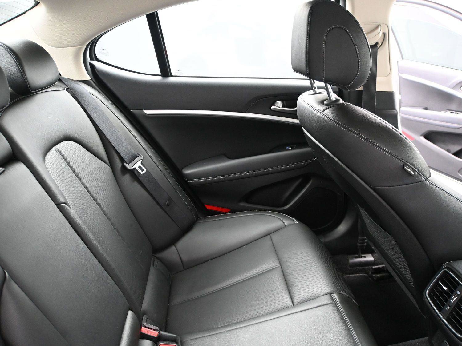 Used 2022 Genesis G70 2.0T image 18