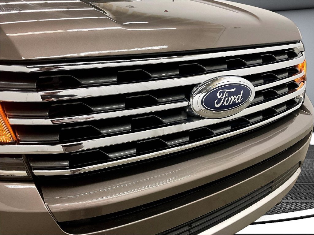 Used 2018 Ford Expedition Max XLT w/ Cargo Package AWD/4WD image 31