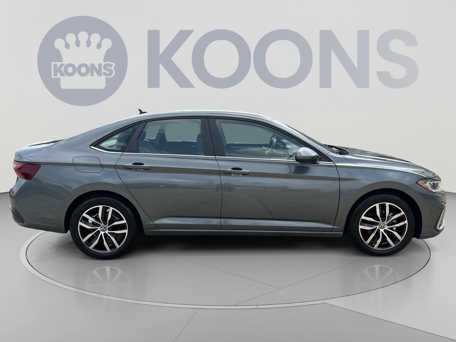 Used 2025 Volkswagen Jetta SE FWD image 17