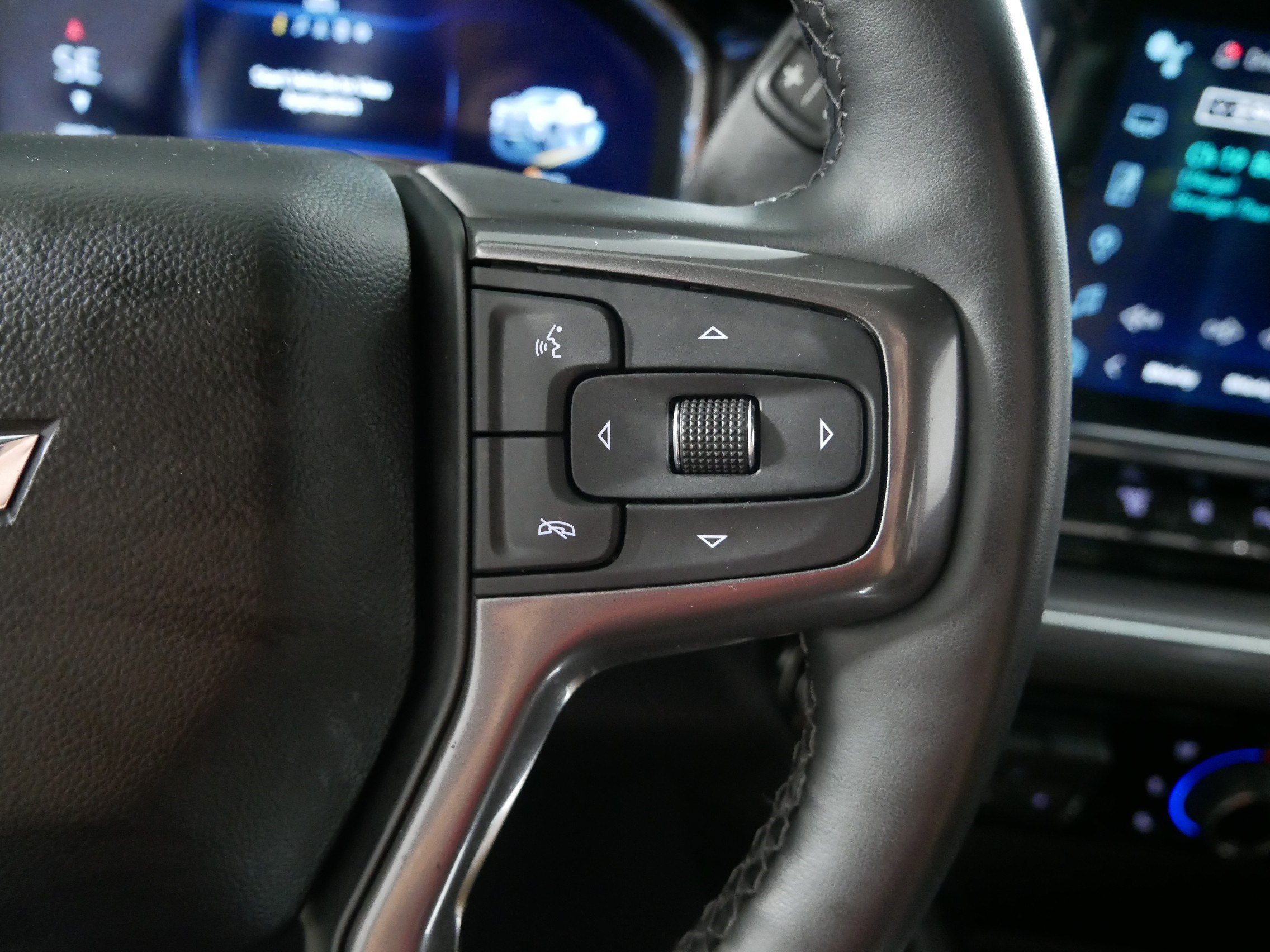 Used 2024 Chevrolet Silverado 2500 High Country w/ High Country Premium Package AWD/4WD image 28