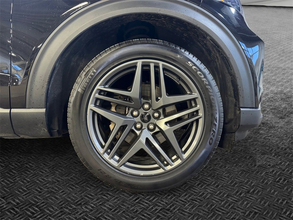 Used 2024 Ford Explorer ST-Line w/ Class IV Trailer Tow Package image 11