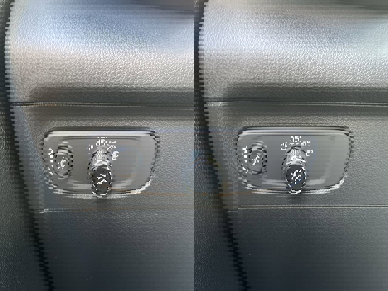 Certified 2023 Buick Envision Essence w/ Sport Touring Package image 17