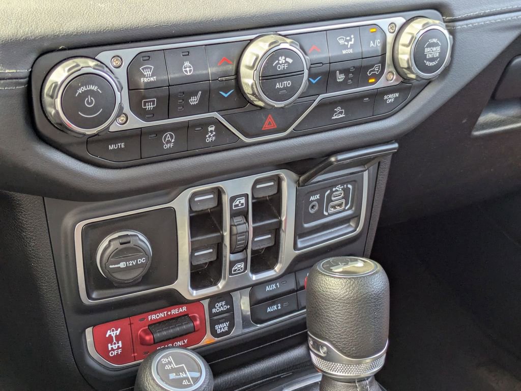 Used 2025 Jeep Wrangler Unlimited Rubicon w/ Convenience Group image 22