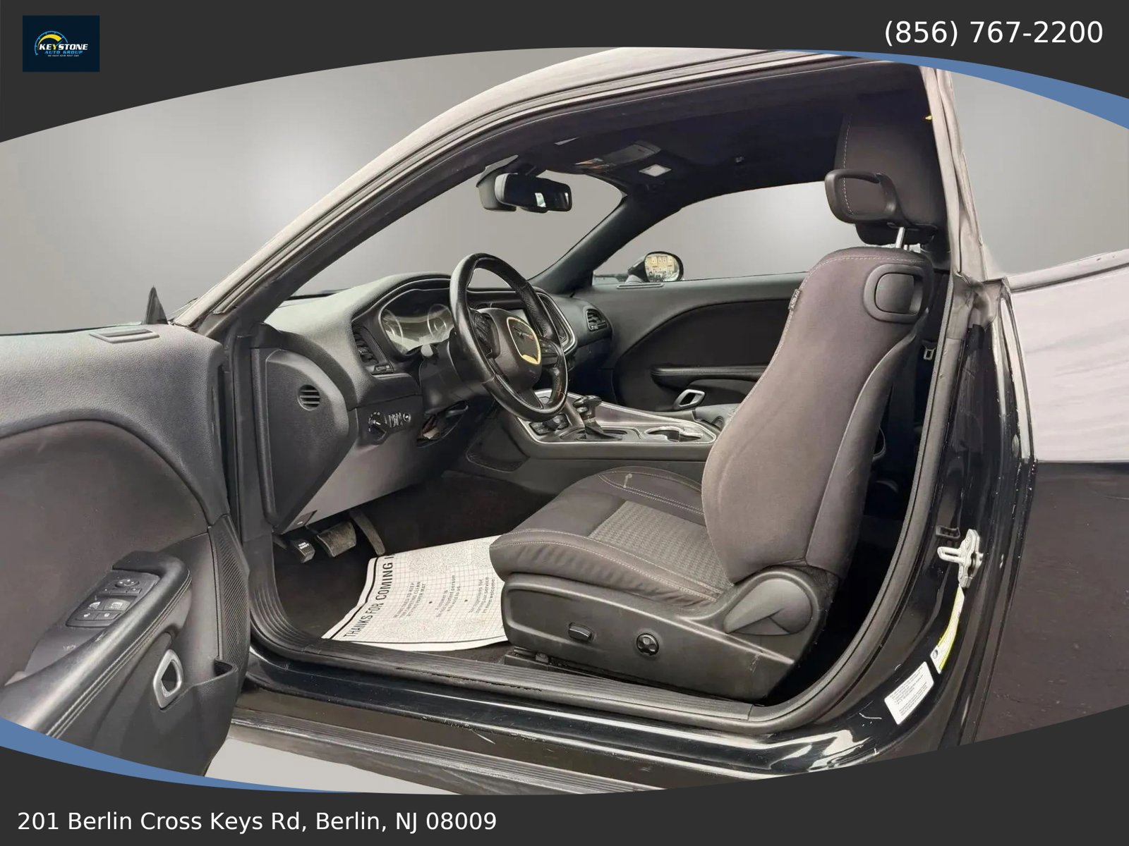 Used 2015 Dodge Challenger SXT RWD image 17