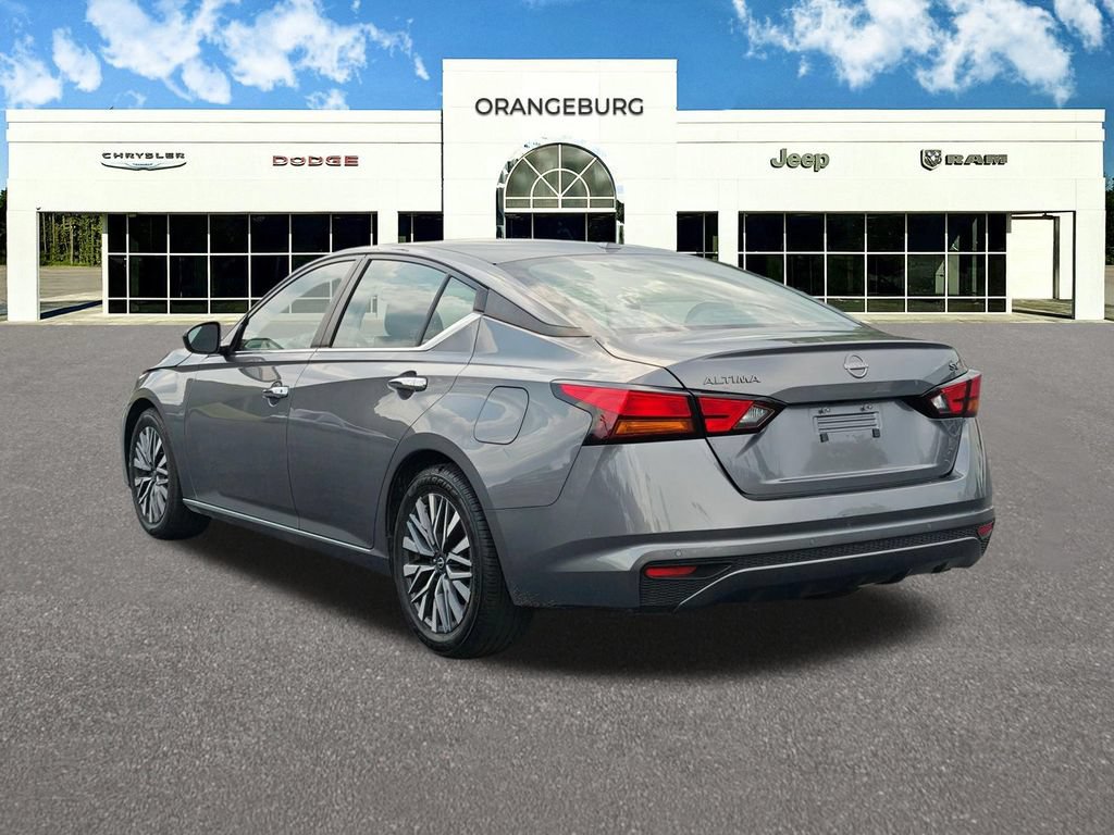 Used 2024 Nissan Altima 2.5 SV FWD image 5