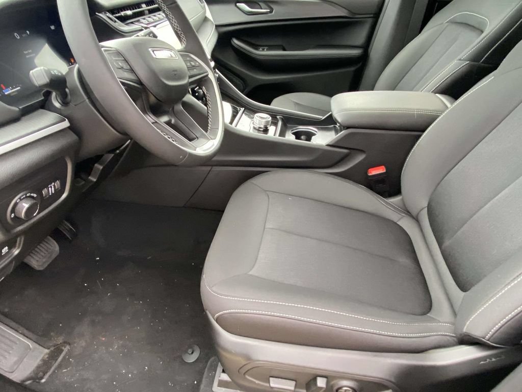 New 2026 Jeep Grand Cherokee Laredo X RWD image 11
